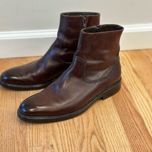 Men’s size 10.5 10 1/2 dark brown To Boot New York zip leather boots